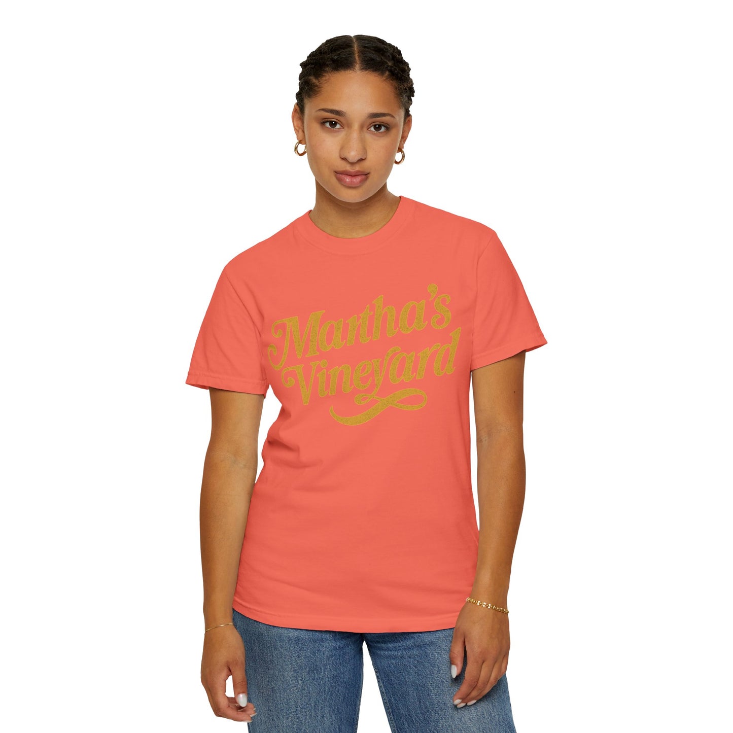 Vintage Martha’s Vineyard Script Tee – Retro Coastal Style Unisex T-Shirt