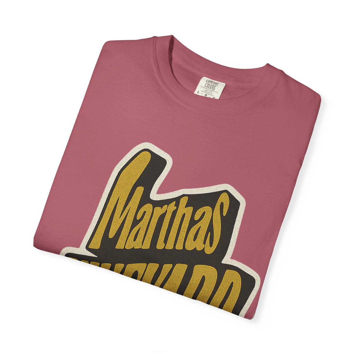 Groovy Martha’s Vineyard Tee – Retro Wavy Lettering Unisex Island Shirt