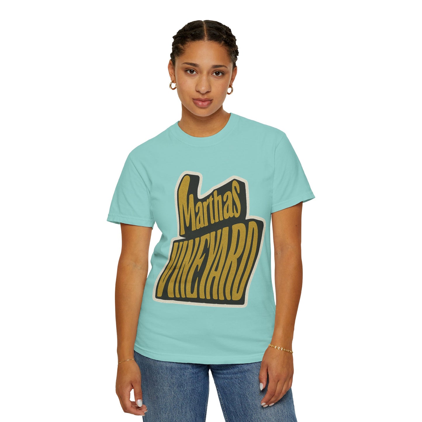 Groovy Martha’s Vineyard Tee – Retro Wavy Lettering Unisex Island Shirt