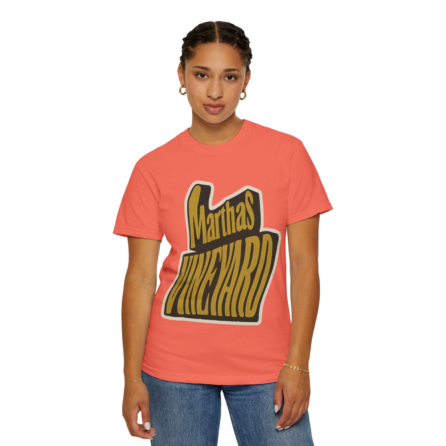 Groovy Martha’s Vineyard Tee – Retro Wavy Lettering Unisex Island Shirt
