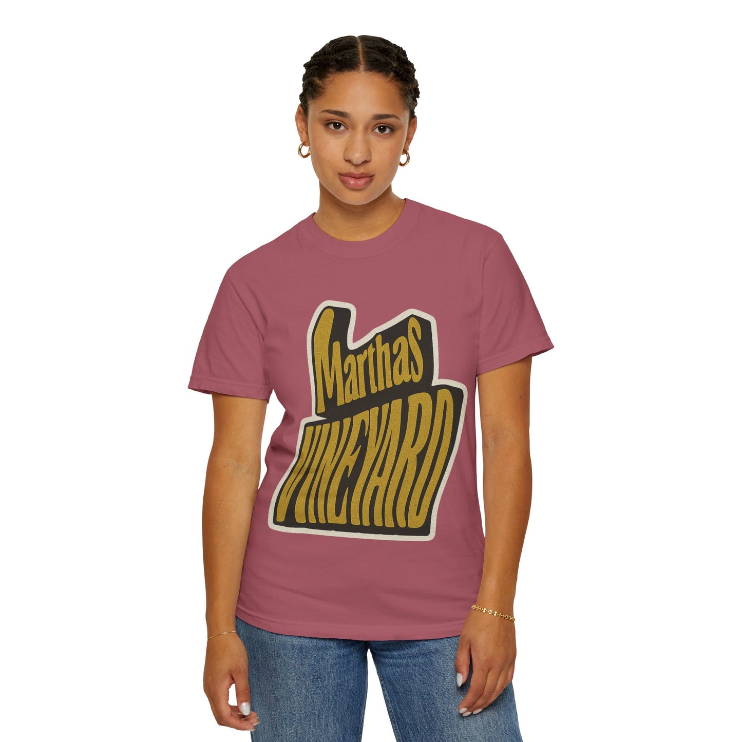 Groovy Martha’s Vineyard Tee – Retro Wavy Lettering Unisex Island Shirt
