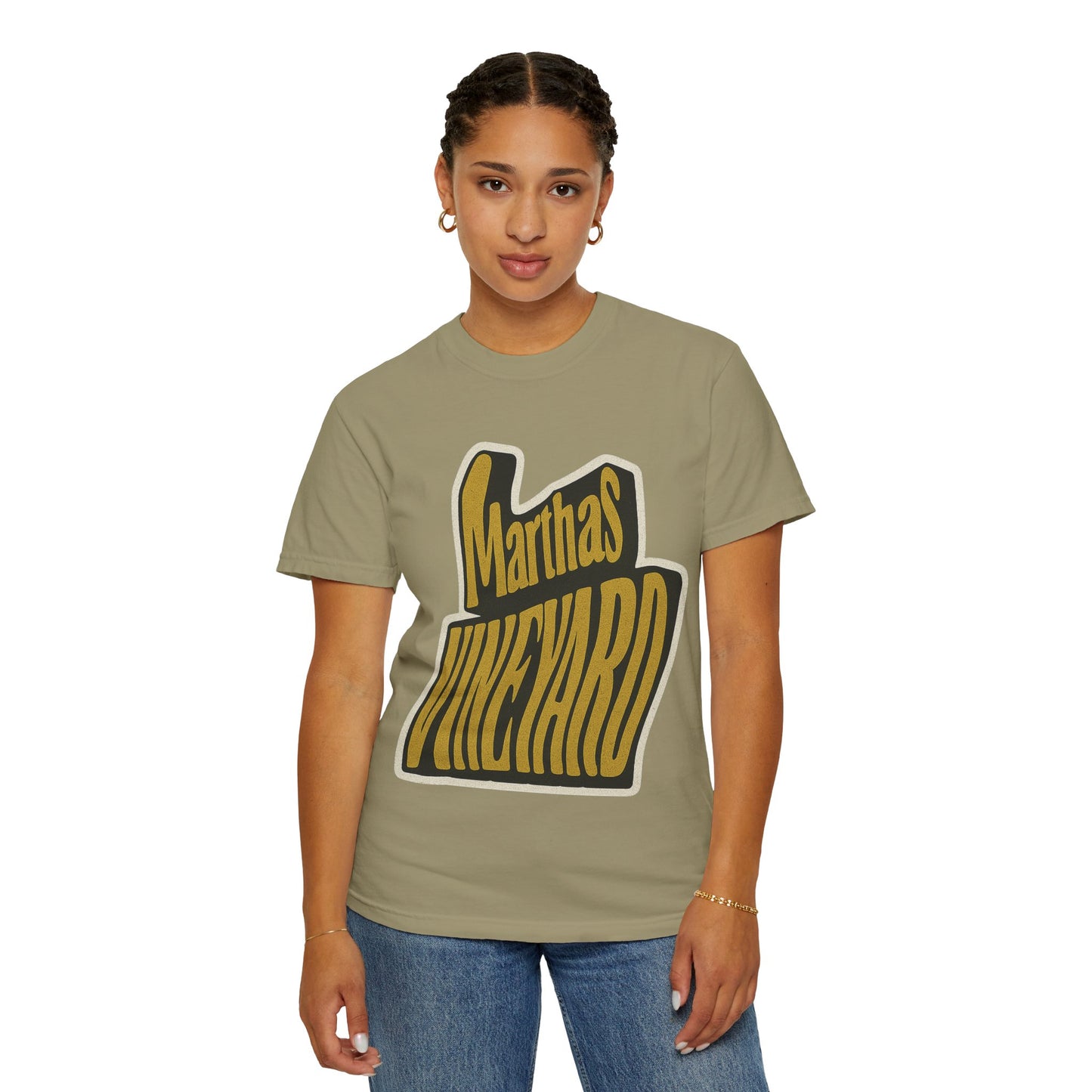 Groovy Martha’s Vineyard Tee – Retro Wavy Lettering Unisex Island Shirt