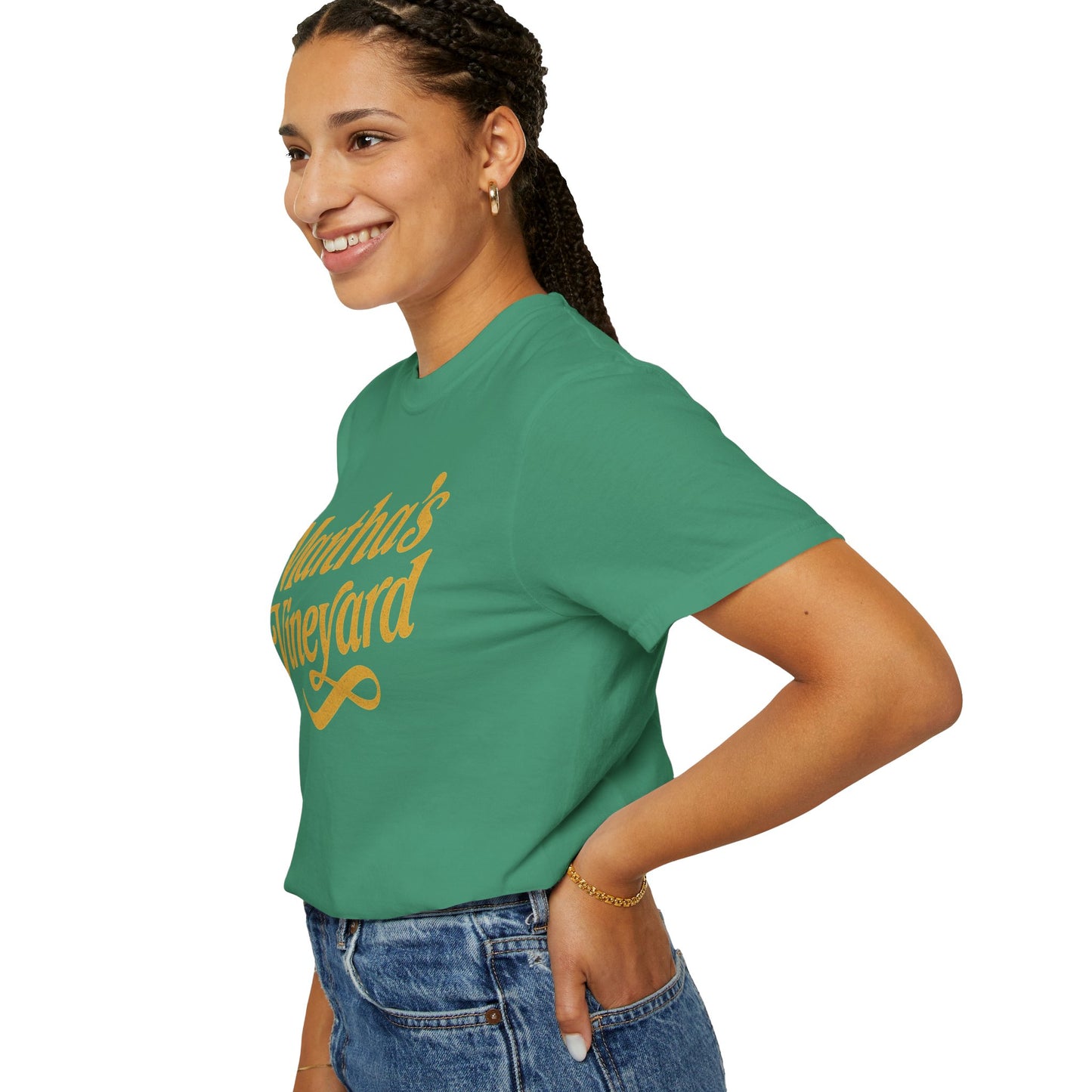Vintage Martha’s Vineyard Script Tee – Retro Coastal Style Unisex T-Shirt