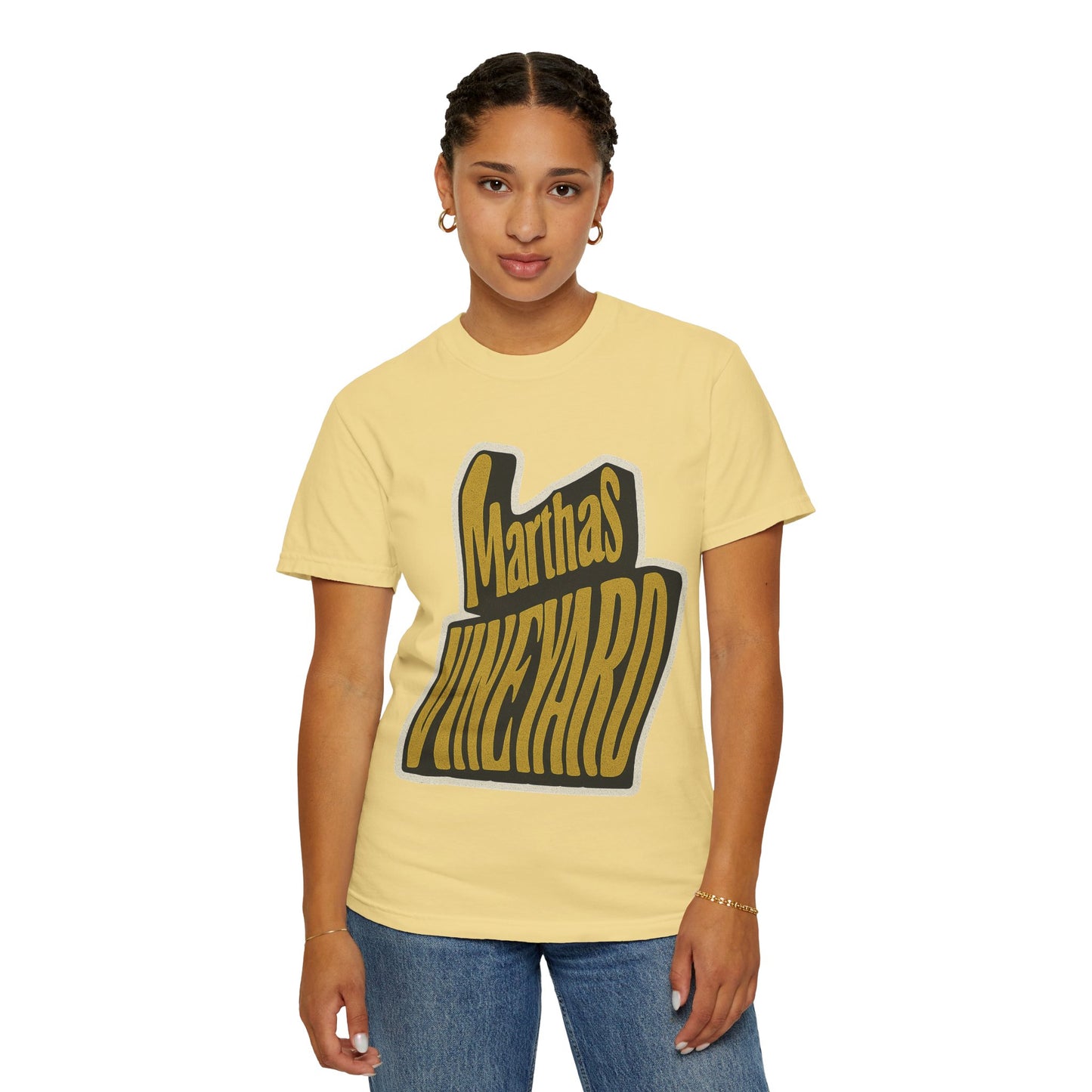 Groovy Martha’s Vineyard Tee – Retro Wavy Lettering Unisex Island Shirt