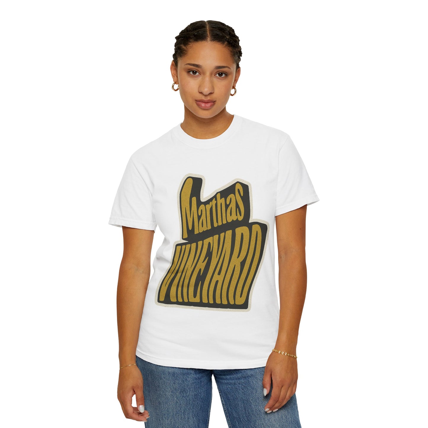 Groovy Martha’s Vineyard Tee – Retro Wavy Lettering Unisex Island Shirt