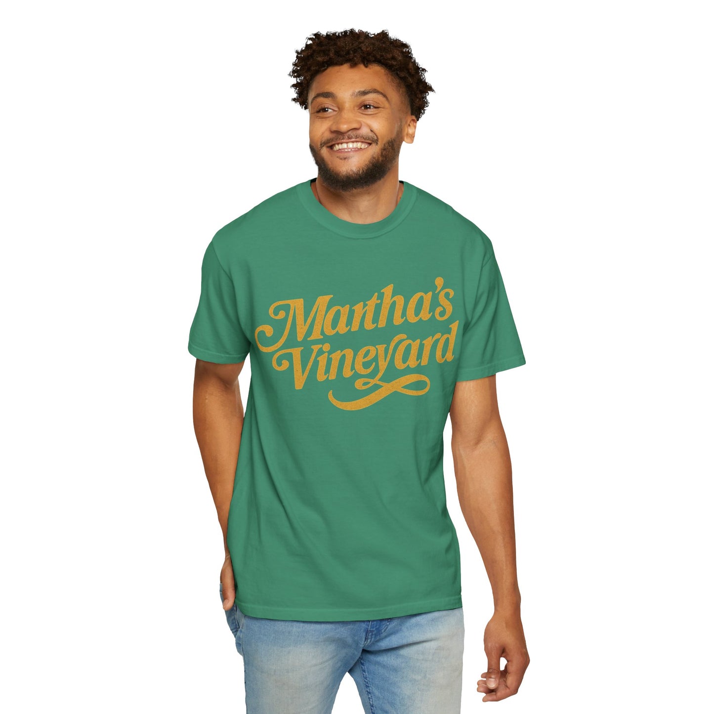 Vintage Martha’s Vineyard Script Tee – Retro Coastal Style Unisex T-Shirt
