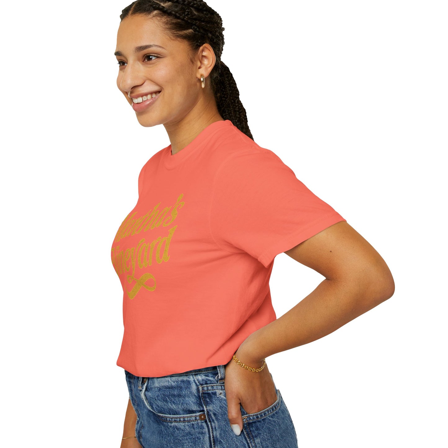 Vintage Martha’s Vineyard Script Tee – Retro Coastal Style Unisex T-Shirt