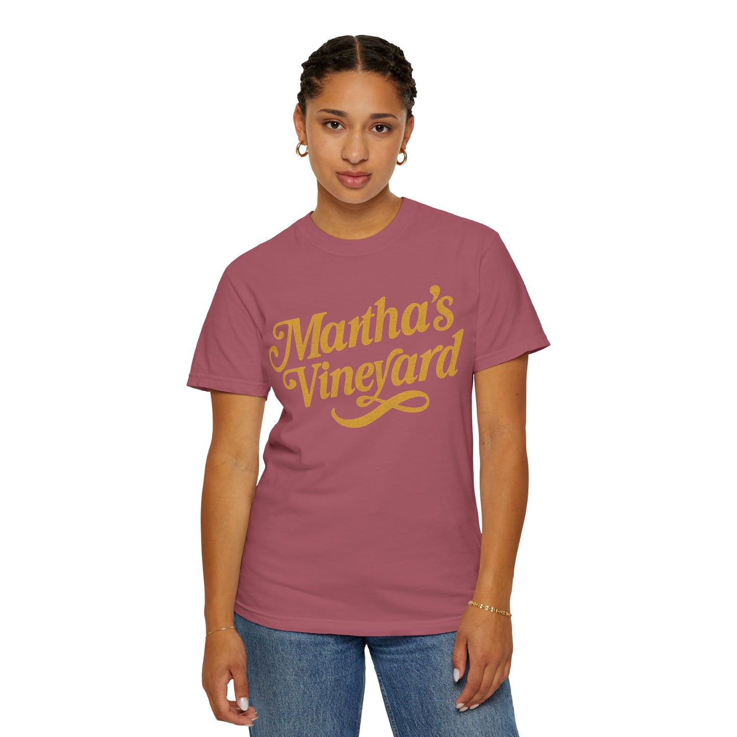 Vintage Martha’s Vineyard Script Tee – Retro Coastal Style Unisex T-Shirt