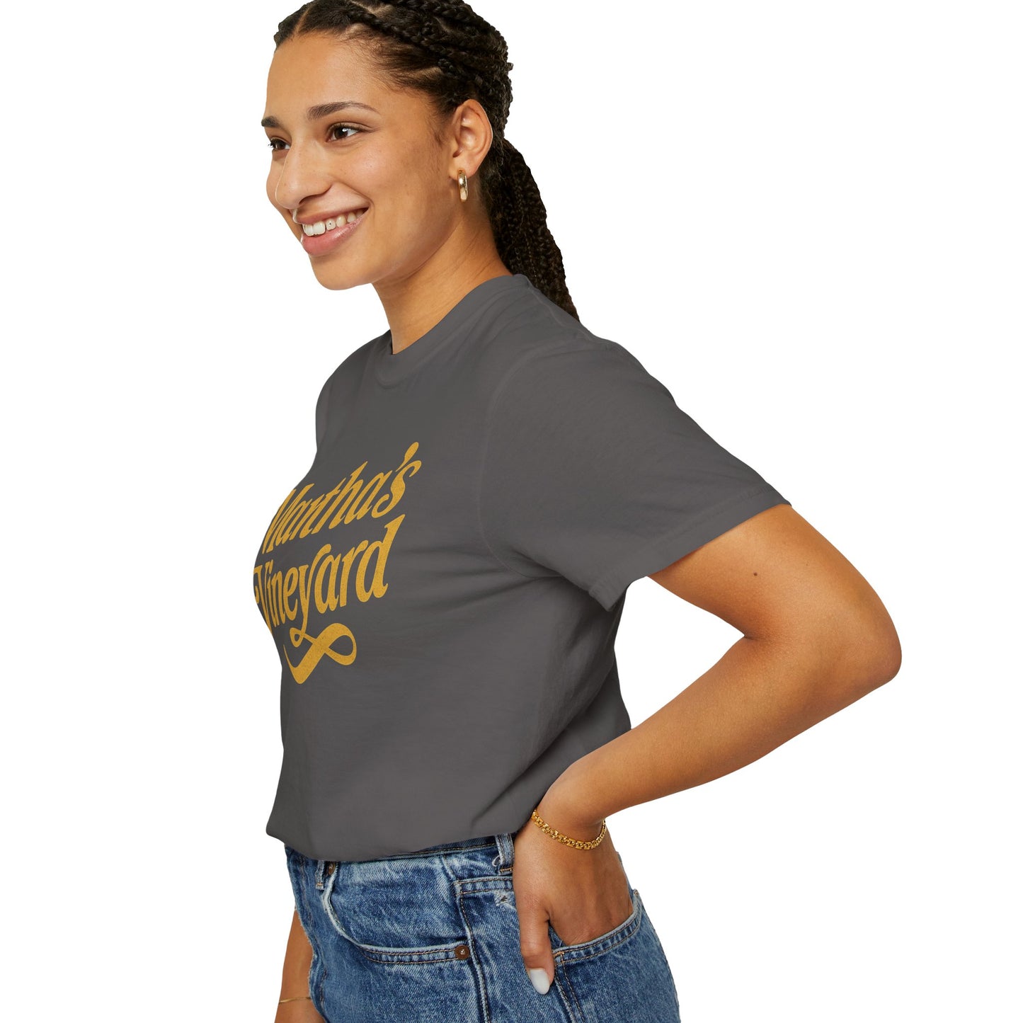 Vintage Martha’s Vineyard Script Tee – Retro Coastal Style Unisex T-Shirt