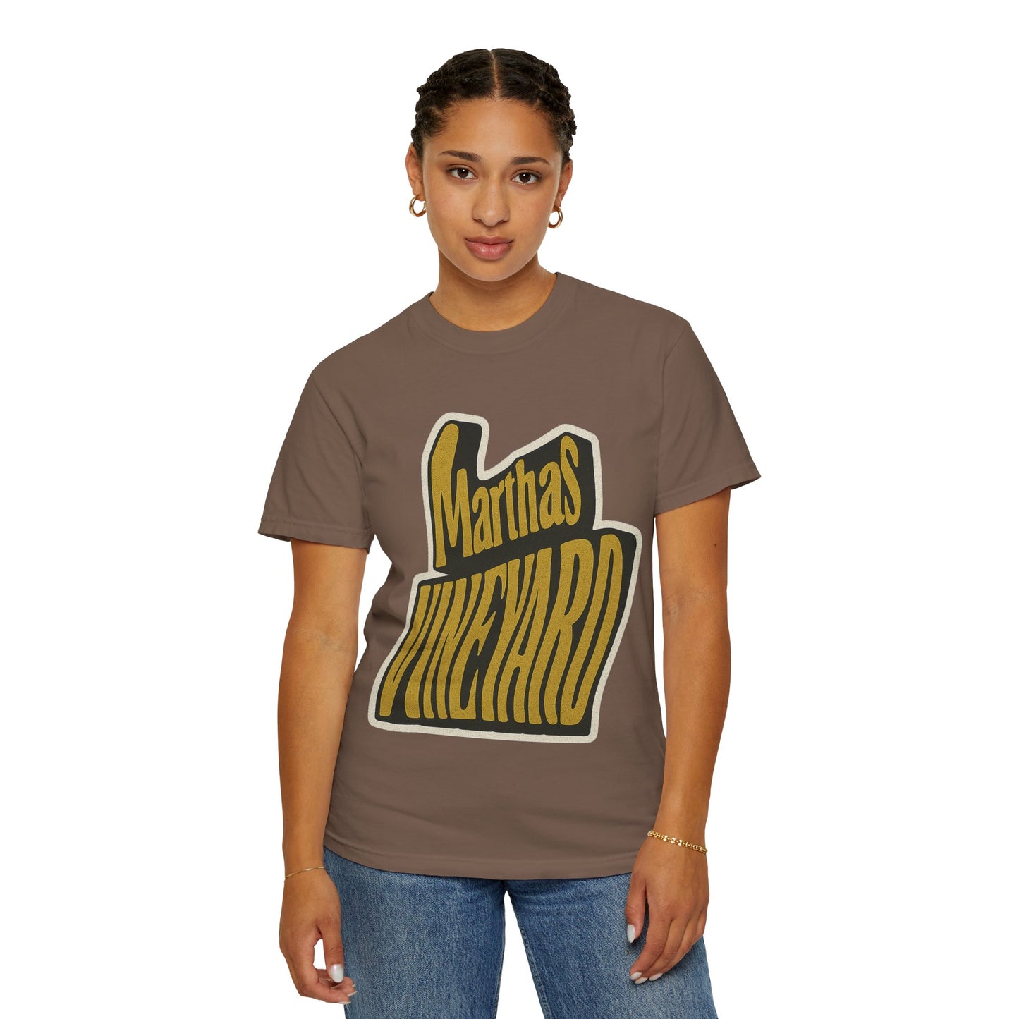 Groovy Martha’s Vineyard Tee – Retro Wavy Lettering Unisex Island Shirt