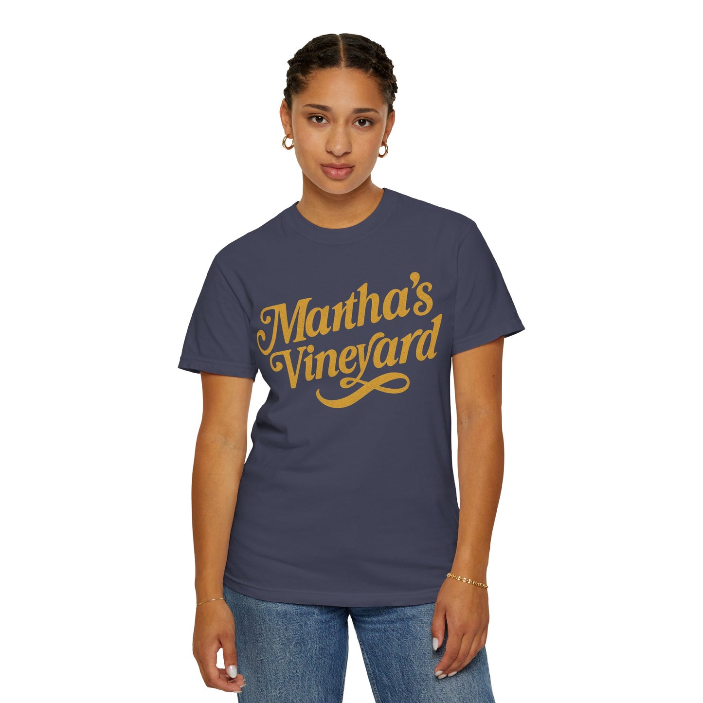 Vintage Martha’s Vineyard Script Tee – Retro Coastal Style Unisex T-Shirt